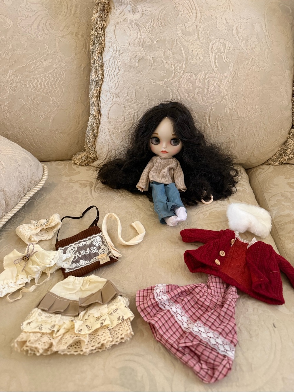 BLYTHE inspired Women Hair Doll Wig - Dark Brown Long Curly Hair - Picture 3 of 6